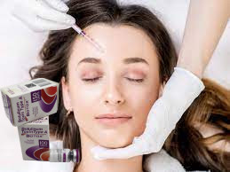 تزریق بوتوکس آلرژن با پودر سفید برای چین و چروک های پیشانی